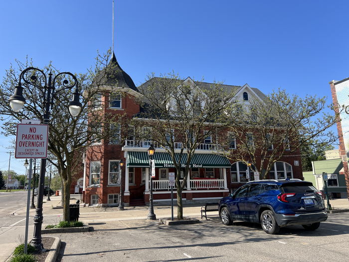 Holly Hotel - May 10 2023 Photo (newer photo)